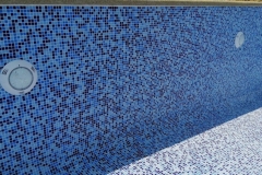 Piscina con mosaico